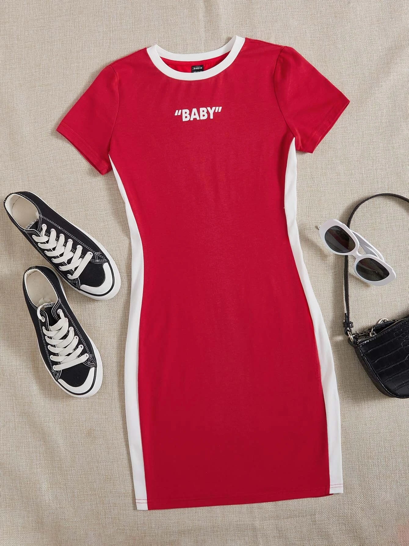 Letter Graphic Contrast Side Seam Dress_Red
