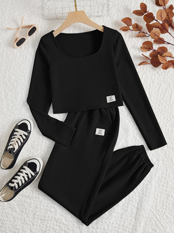 Letter Patched Detail Scoop Neck Crop Tee_ Black