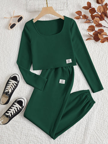 Letter Patched Detail Scoop Neck Crop Tee_ Green