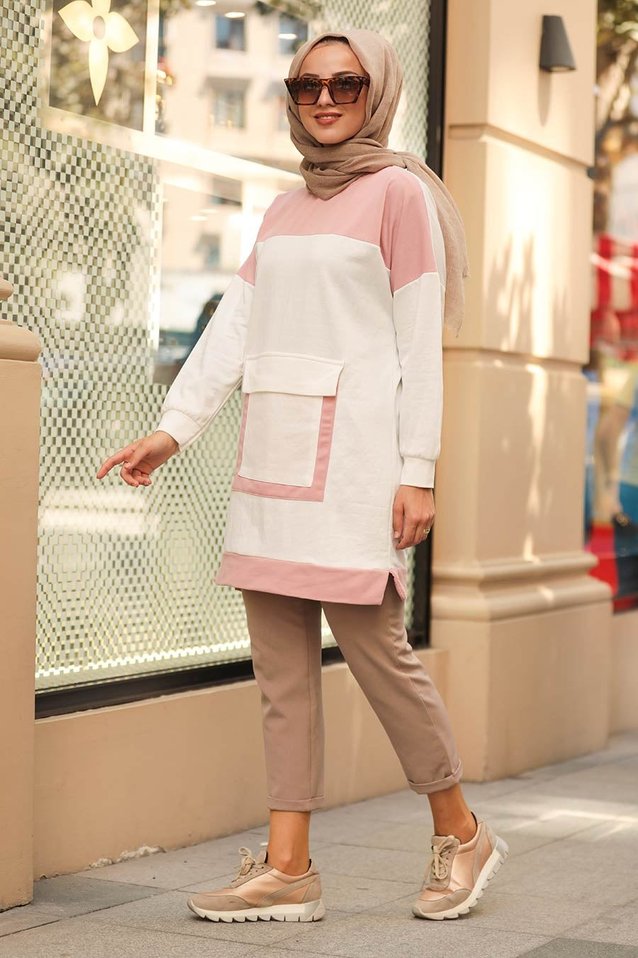 Front Pocket Plain Hoddie _ Pink White