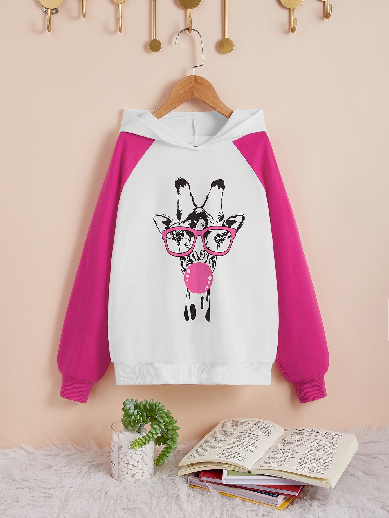 Giraffe Print Hoddie _ White Hot Pink